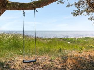 Holiday Home Botolphus - 20m from the sea by Interhome - 6