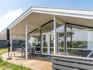 Holiday Home Botolphus - 20m from the sea by Interhome - 8