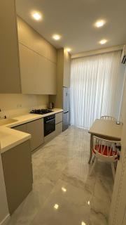 Bright Central Apartment with Park & City Views - 2
