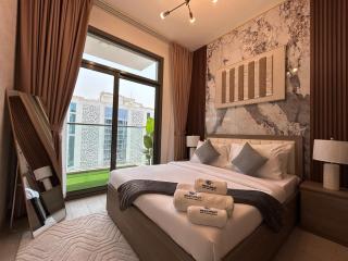 Stylish 1-Bedroom Apartment in Laya Heights, Dubai - 2