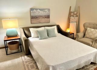 Sunlit Maple Inn-Rest Awaits You - 9