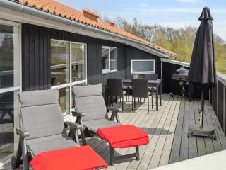 Holiday Home Swanhild - 900m from the sea by Interhome - 4