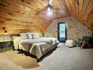 Cabin in Ellicottville, Fire Place & Hot Tub - 9