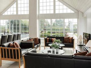 Holiday Home Emelita - 900m from the sea by Interhome - 2