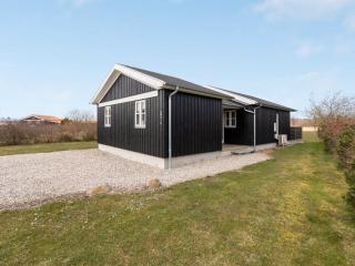 Holiday Home Evin - 800m from the sea by Interhome - 6