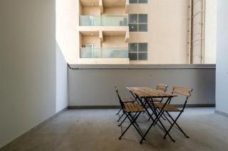 Bright & Stylish 1-Bedroom at Empire Residence - 5