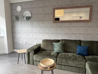 ResiLets - Berwick House - Large 4 Bed Townhouse - Contractor stays - 0