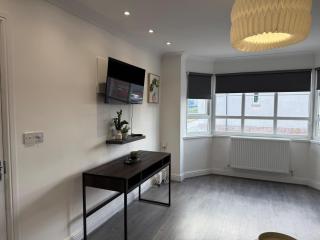 ResiLets - Berwick House - Large 4 Bed Townhouse - Contractor stays - 7