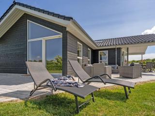 Holiday Home Elsebet - 600m from the sea by Interhome - 3