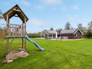 Holiday Home Enid - 700m from the sea by Interhome - 7