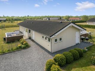 Holiday Home Reimer - 700m from the sea by Interhome - 7