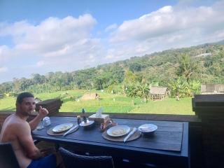 GJ Guest House Sidemen - 5