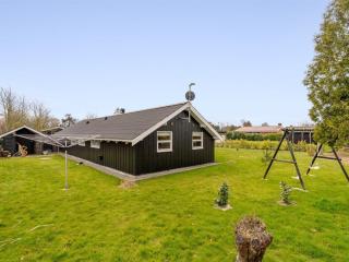 Holiday Home Fritsa - 450m from the sea by Interhome - 2