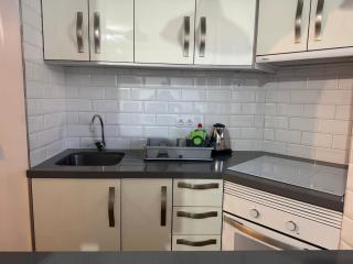 Vibrant Seaside Apartment in Central Los Cristianos - 5