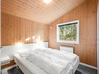 Holiday Home Jula - 800m from the sea by Interhome - 1