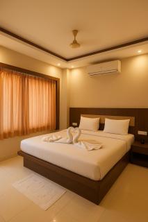 HOTEL SWARGADWAR GOLDEN SEA BEACH Near Bengali Market with Prime Location - Home town Inn & Suits - Best Hotel In Puri - 4