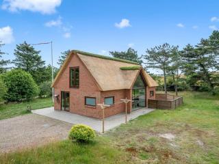 Holiday Home Martje - 900m from the sea by Interhome - 3