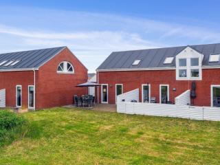 Apartment Akim - 2km from the sea by Interhome - 1