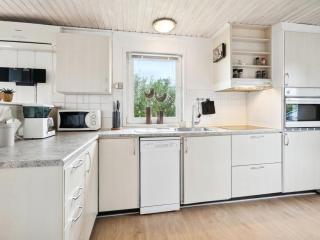 Holiday Home Swana - 550m from the sea by Interhome - 1