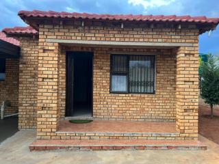 Tsekida Guest Lodge - 1