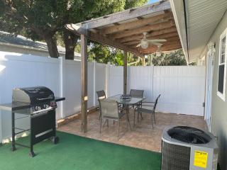 River Side Downtown 3 mins away!! - 2