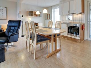 Apartment Nayana - 2-3km from the sea by Interhome - 4