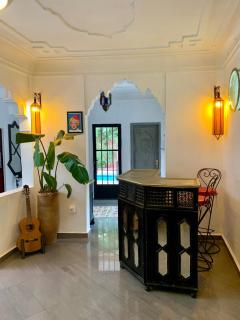 Villa with Private Pool and Garden, Fast Wi-Fi - 9