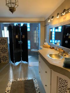 Villa with Private Pool and Garden, Fast Wi-Fi - 6