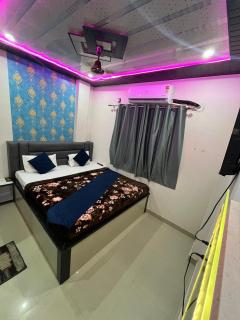 Neelkanth pg house - 2