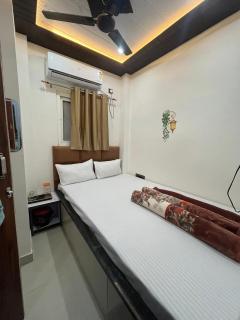 Neelkanth pg house - 6