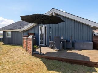 Holiday Home Freek - 400m from the sea by Interhome - 2
