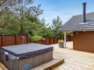 Holiday Home Svenny - 800m from the sea by Interhome - 3