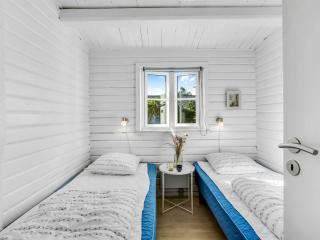 Holiday Home Aika - 500m from the sea by Interhome - 2