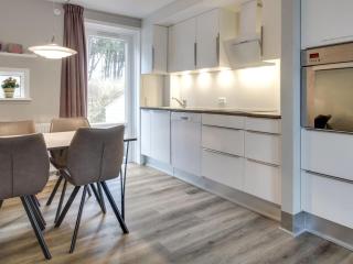 Apartment Anouk - 1-7km from the sea by Interhome - 1