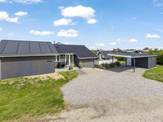 Holiday Home Mikka - 450m from the sea by Interhome - 8