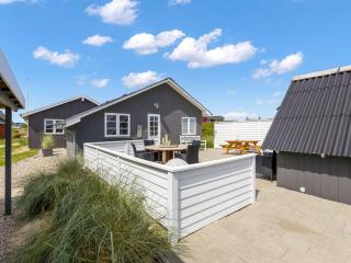 Holiday Home Mikka - 450m from the sea by Interhome - 6