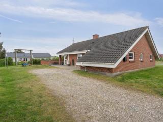 Holiday Home Mari - 400m from the sea by Interhome - 4