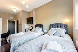 Roam & Recharge Your Perfect and Stylish City Studio - 8
