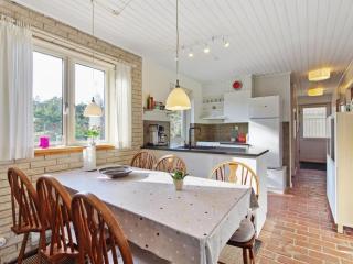 Holiday Home Laurin - 600m from the sea by Interhome - 4