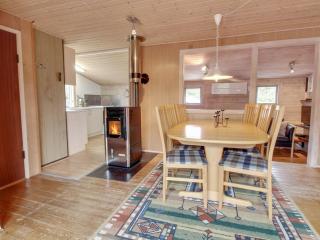 Holiday Home Agir - 600m from the sea by Interhome - 4