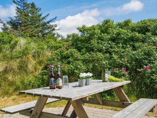 Holiday Home Sigfride - 500m from the sea by Interhome - 5