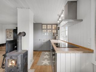 Holiday Home Erikke - 300m from the sea by Interhome - 3