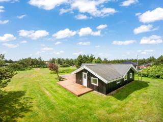 Holiday Home Kari - 900m from the sea by Interhome - 5