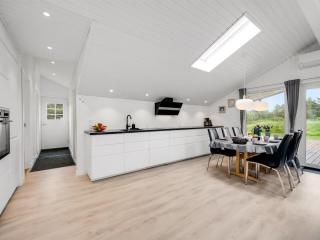 Holiday Home Kari - 900m from the sea by Interhome - 6