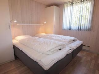 Holiday Home Emmarenze - 400m from the sea by Interhome - 4