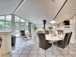 Holiday Home Guththorm - 600m from the sea by Interhome - 2