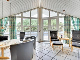 Holiday Home Guththorm - 600m from the sea by Interhome - 5