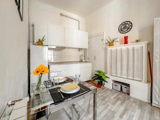 CF7 Duomo Suite - 3 mins walk from Duomo - 8