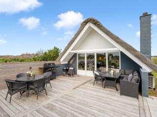 Holiday Home Hen - 400m from the sea by Interhome - 8