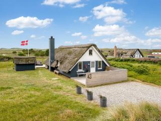 Holiday Home Hen - 400m from the sea by Interhome - 1